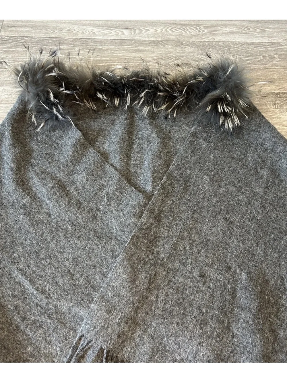 Vintage Gray Wool Ruana Shawl Cape Fox Fur Trim Collar Fringe Wrap OS Luxury